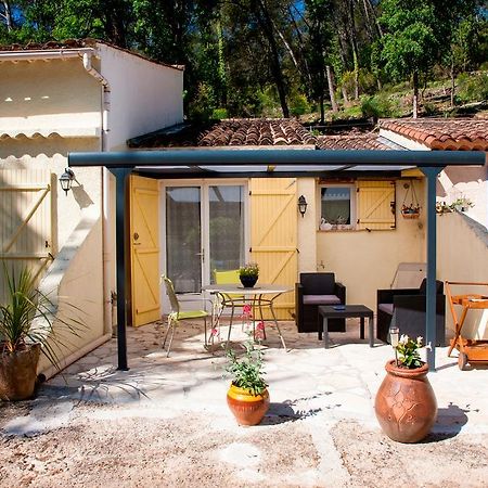 Le Pigeonnier Chambre D'Hotes La Provenc'Ane Salernes Exterior foto